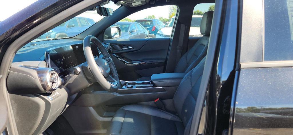new 2026 Chevrolet Equinox car, priced at $32,828