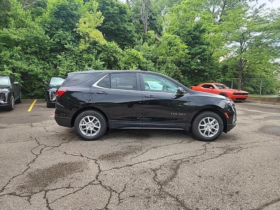 new 2024 Chevrolet Equinox car, priced at $28,013