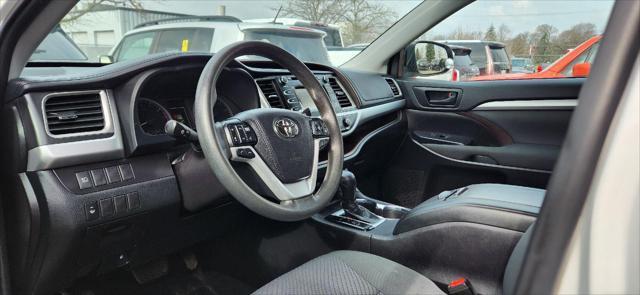 used 2019 Toyota Highlander car, priced at $23,856