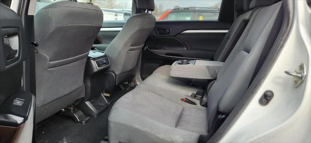 used 2019 Toyota Highlander car, priced at $23,856