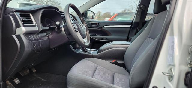 used 2019 Toyota Highlander car, priced at $23,856