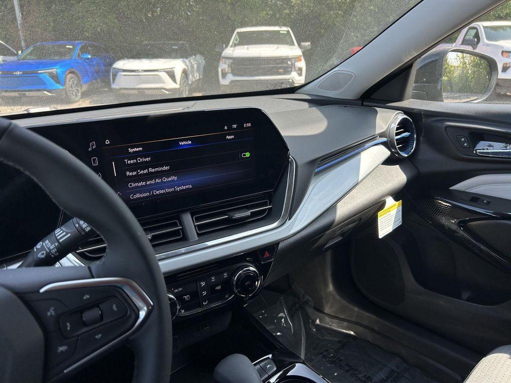 new 2025 Chevrolet Trax car, priced at $24,275