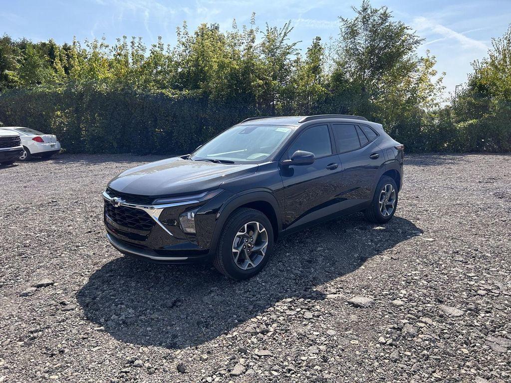 new 2025 Chevrolet Trax car, priced at $24,275