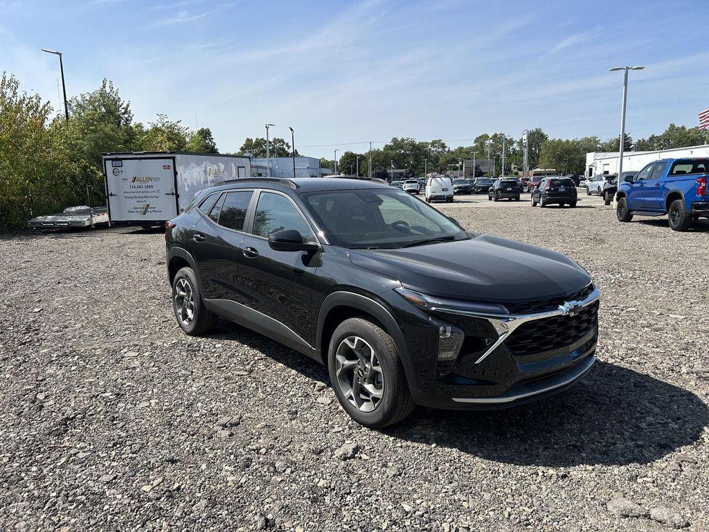 new 2025 Chevrolet Trax car, priced at $24,275