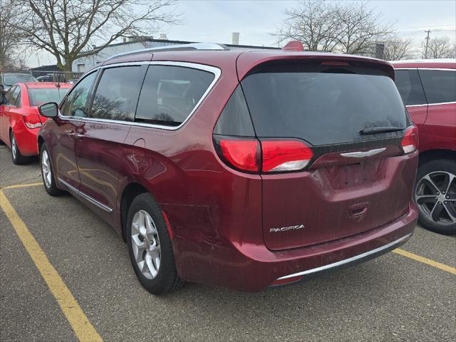 used 2017 Chrysler Pacifica car