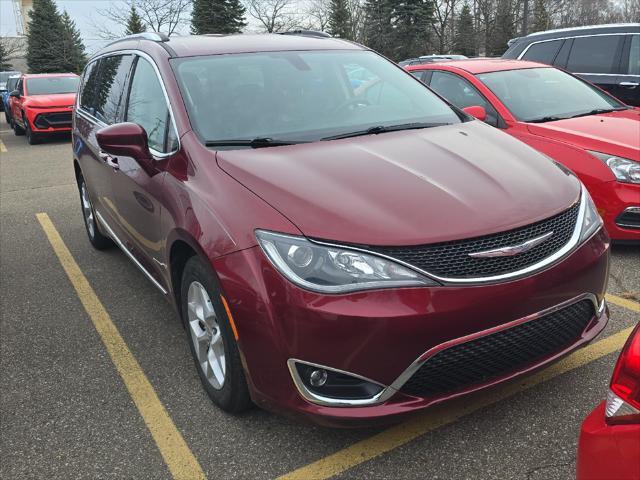 used 2017 Chrysler Pacifica car