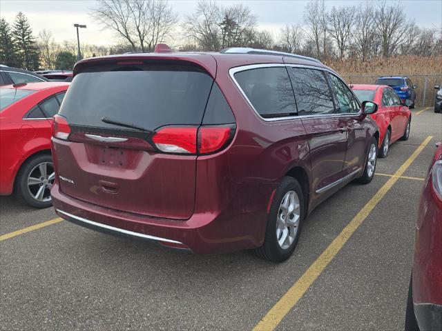 used 2017 Chrysler Pacifica car