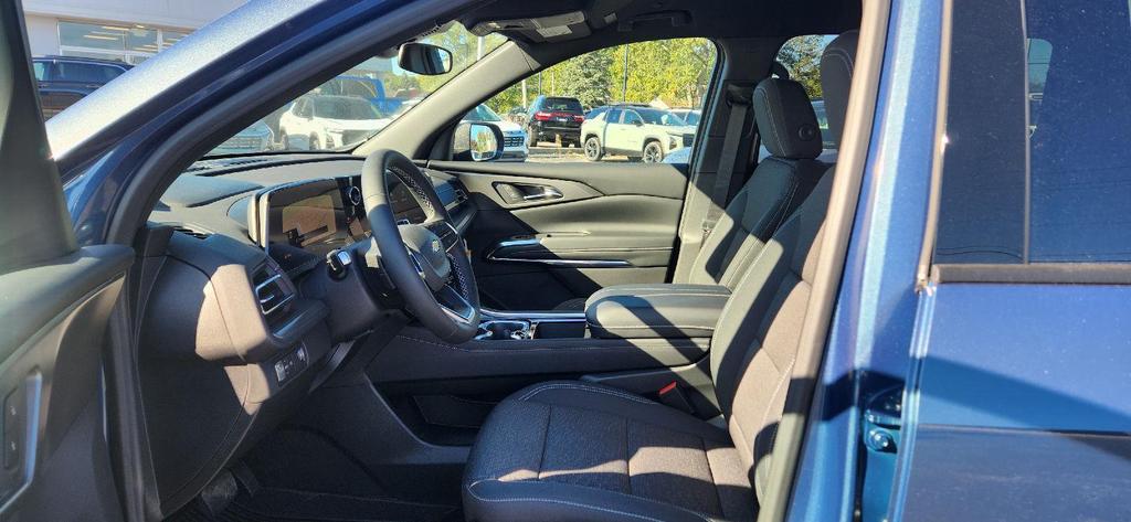 new 2026 Chevrolet Traverse car, priced at $39,933