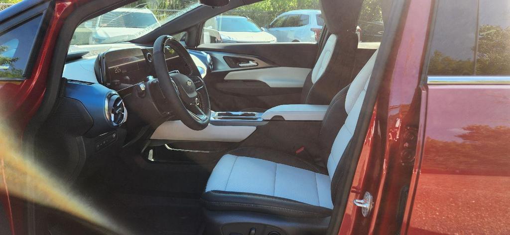 new 2025 Chevrolet Equinox EV car, priced at $52,665