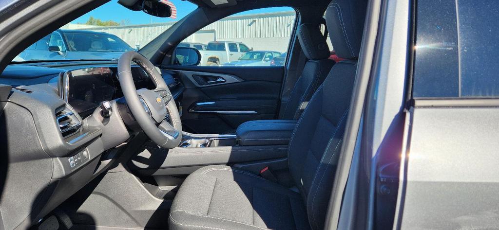 new 2026 Chevrolet Traverse car, priced at $40,190