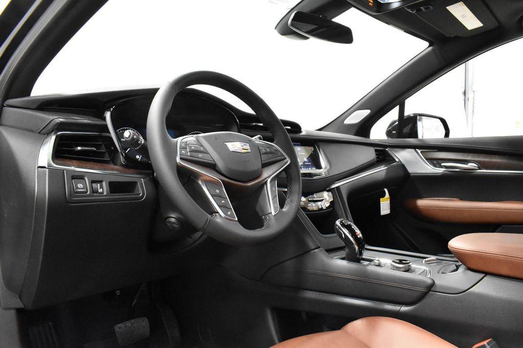 new 2025 Cadillac XT5 car, priced at $50,419