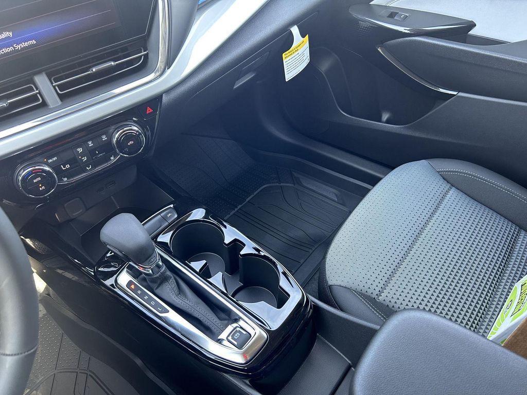 new 2025 Chevrolet Trax car, priced at $24,262
