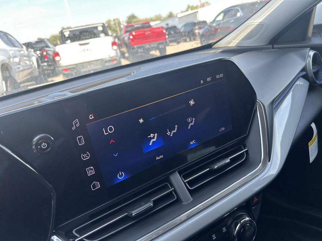 new 2025 Chevrolet Trax car, priced at $24,262