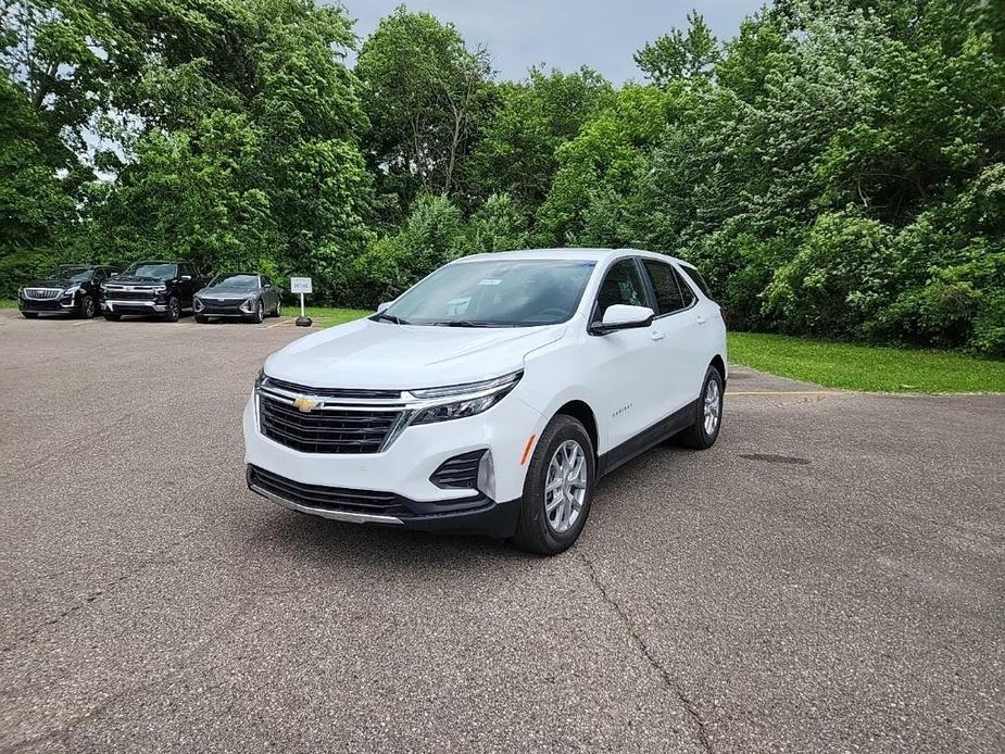 new 2024 Chevrolet Equinox car, priced at $28,013