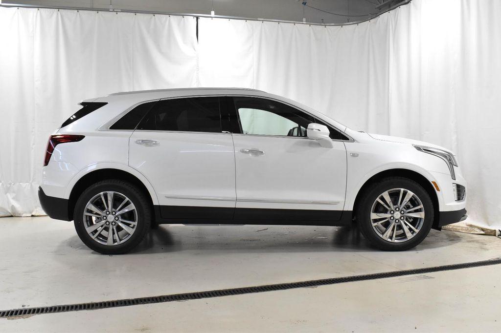new 2025 Cadillac XT5 car, priced at $50,938