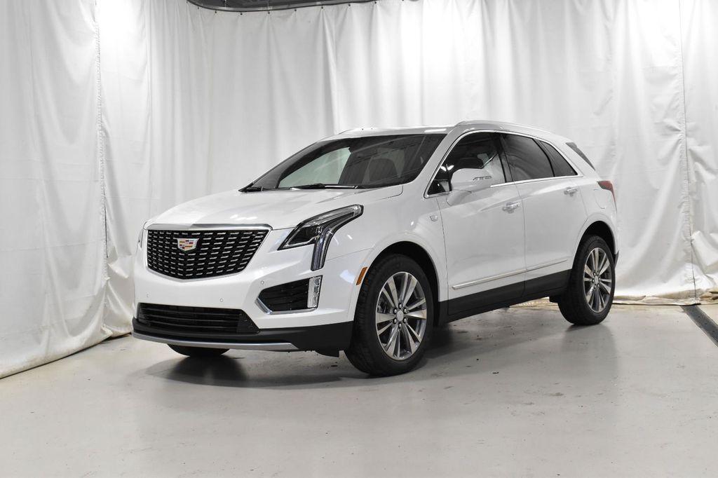 new 2025 Cadillac XT5 car, priced at $50,938