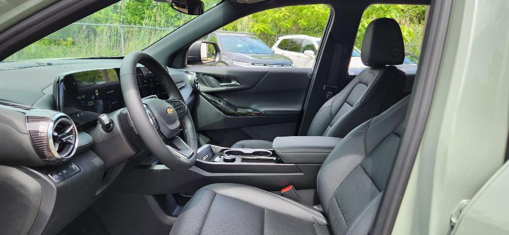 new 2026 Chevrolet Equinox car, priced at $29,963