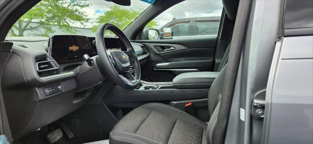 used 2024 Chevrolet Traverse car, priced at $37,940