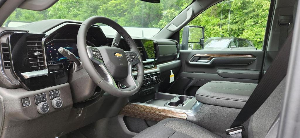 new 2025 Chevrolet Silverado 3500 car, priced at $72,180