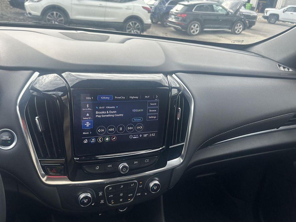 used 2023 Chevrolet Traverse car