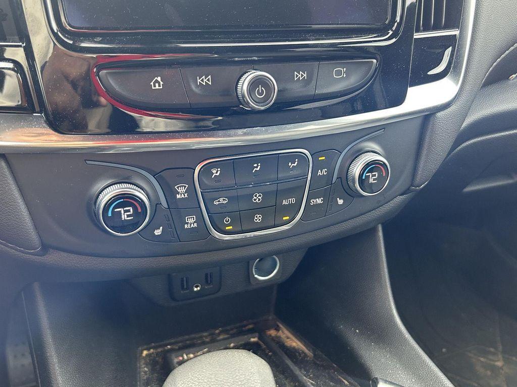 used 2023 Chevrolet Traverse car