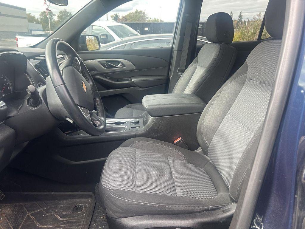 used 2023 Chevrolet Traverse car