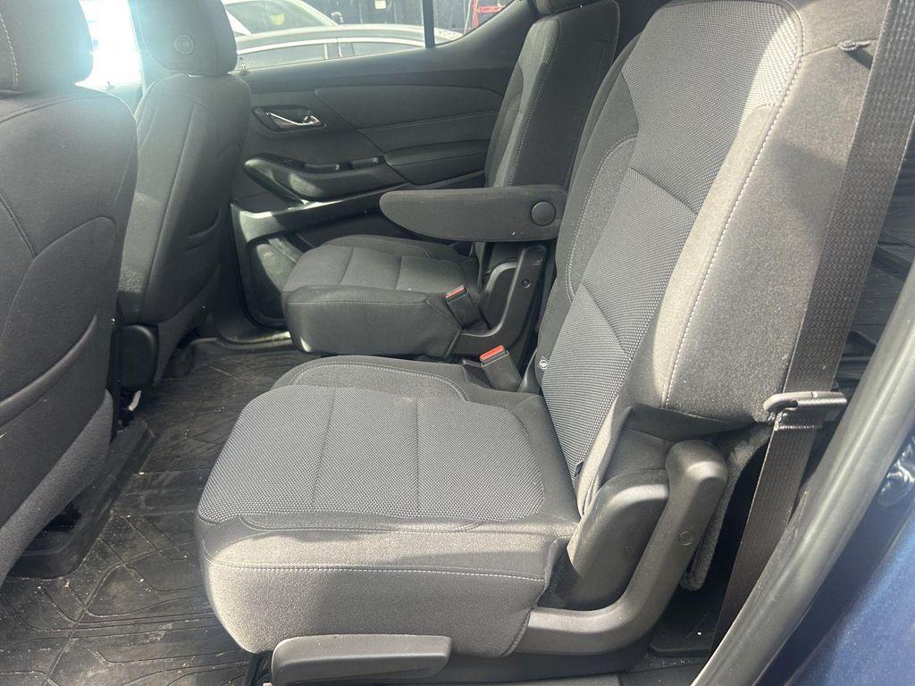 used 2023 Chevrolet Traverse car