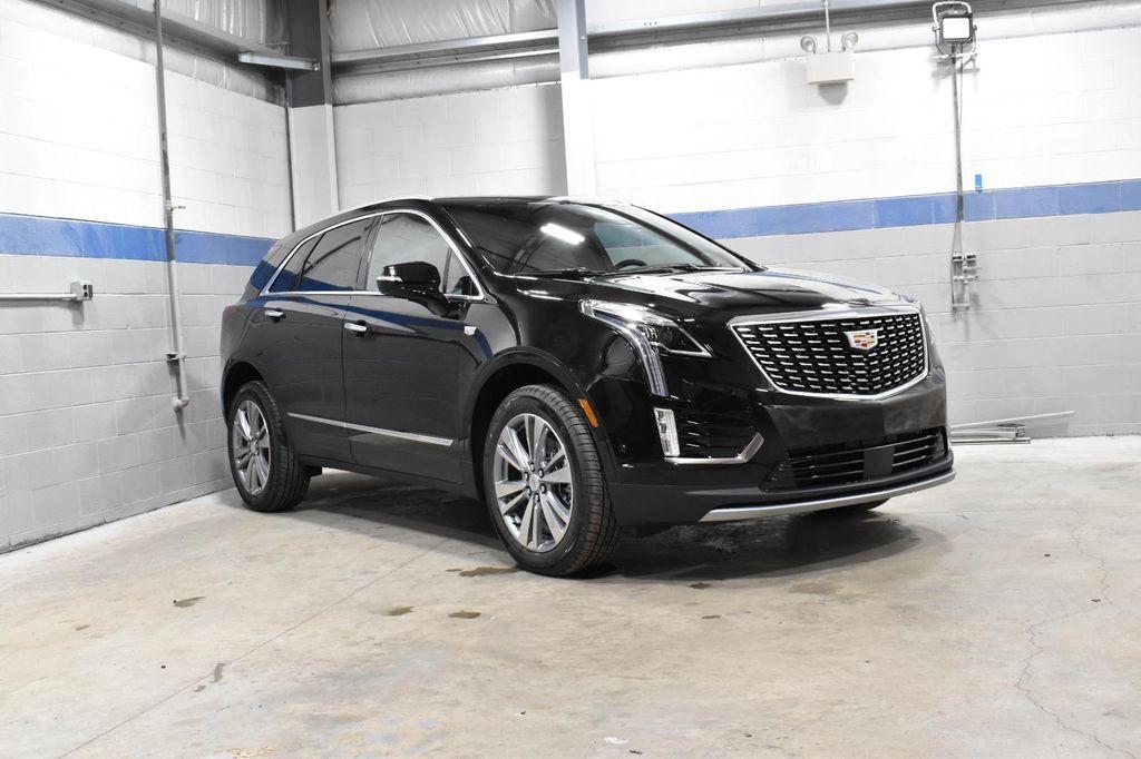 new 2025 Cadillac XT5 car, priced at $54,547