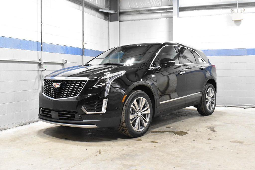new 2025 Cadillac XT5 car, priced at $54,547