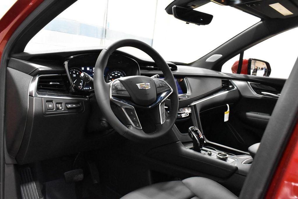 new 2025 Cadillac XT5 car, priced at $52,779