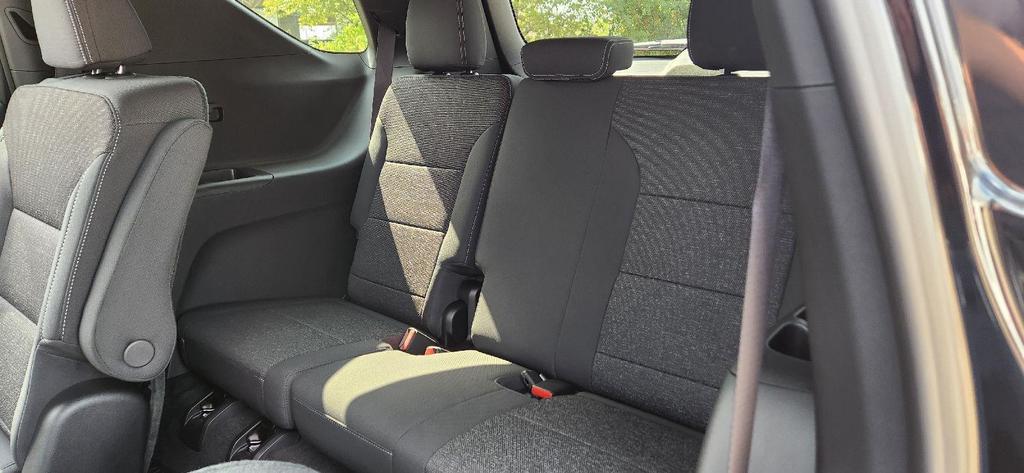 new 2026 Chevrolet Traverse car, priced at $41,929