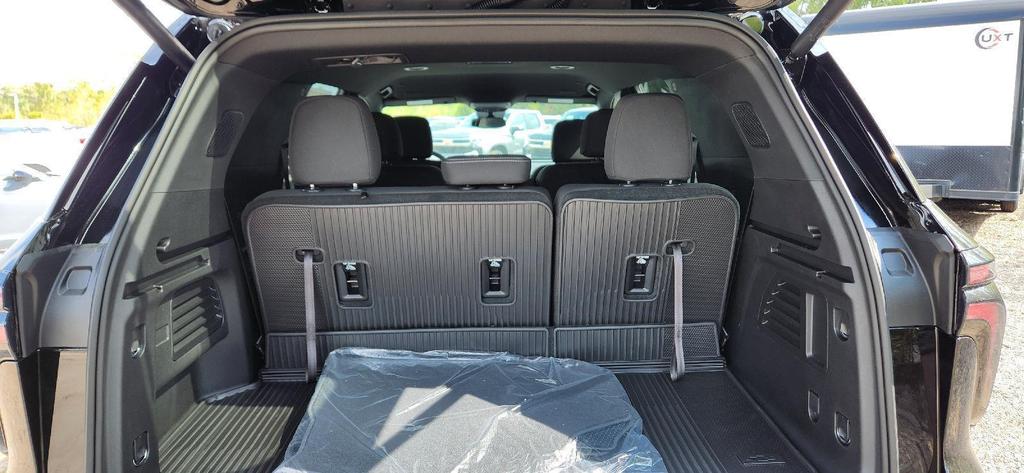 new 2026 Chevrolet Traverse car, priced at $41,929