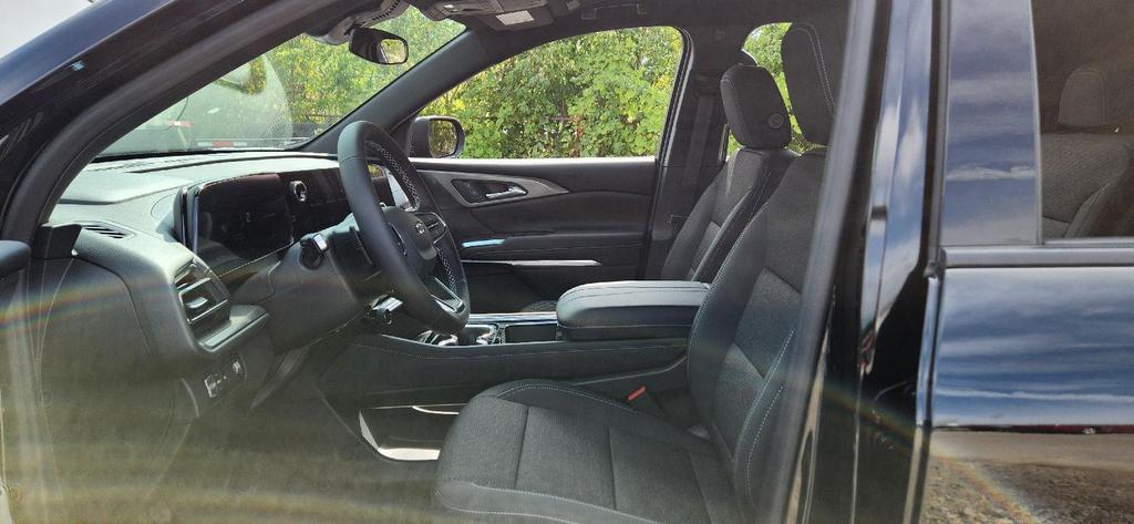 new 2026 Chevrolet Traverse car, priced at $41,929