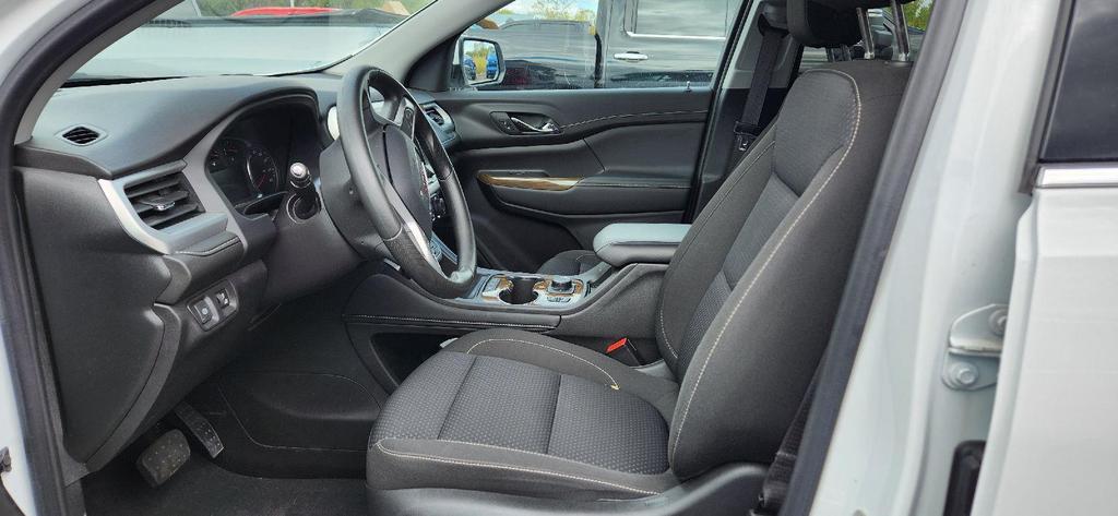used 2023 GMC Acadia car, priced at $26,915