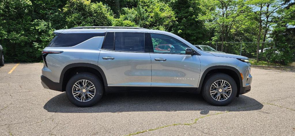 new 2025 Chevrolet Traverse car, priced at $39,389