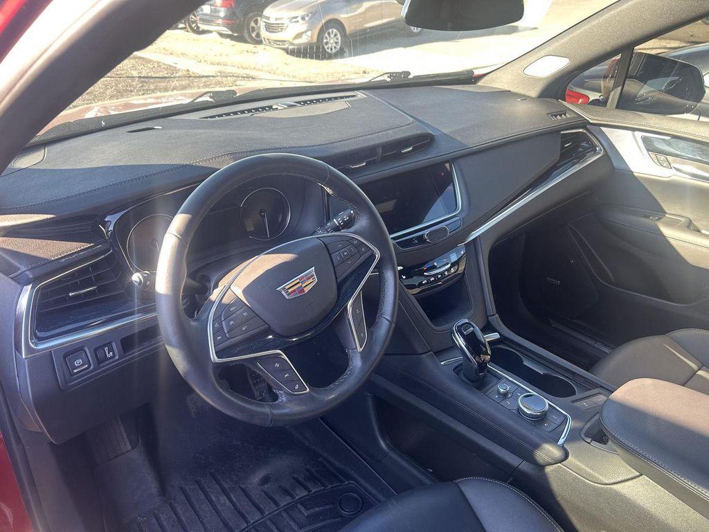 used 2024 Cadillac XT5 car, priced at $42,789