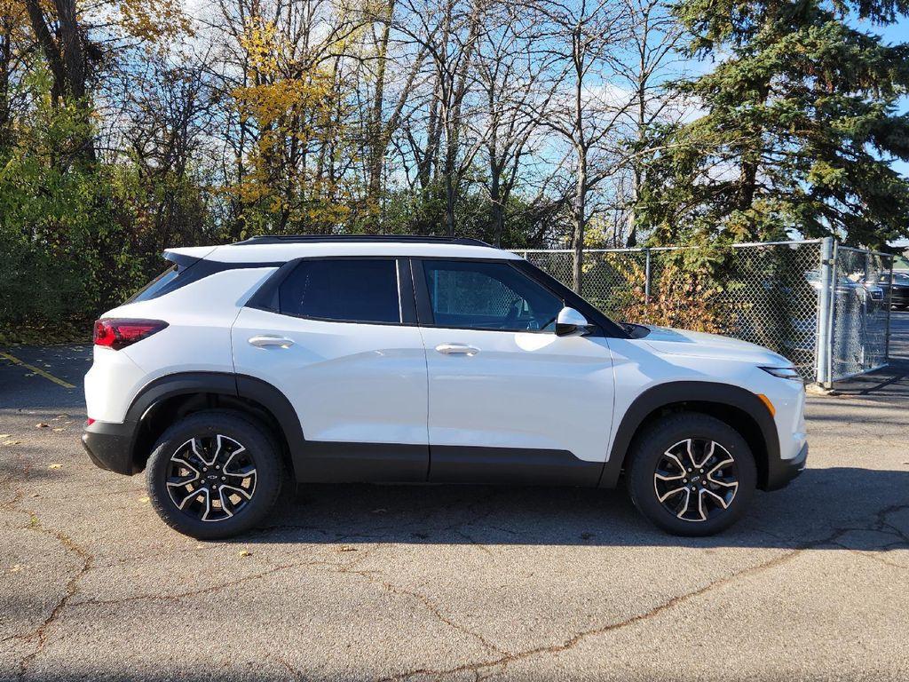 new 2025 Chevrolet TrailBlazer car, priced at $33,056