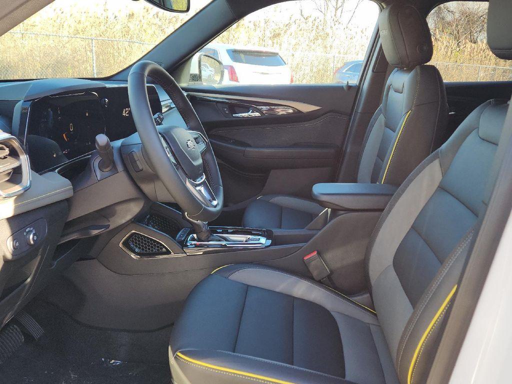 new 2025 Chevrolet TrailBlazer car, priced at $33,056