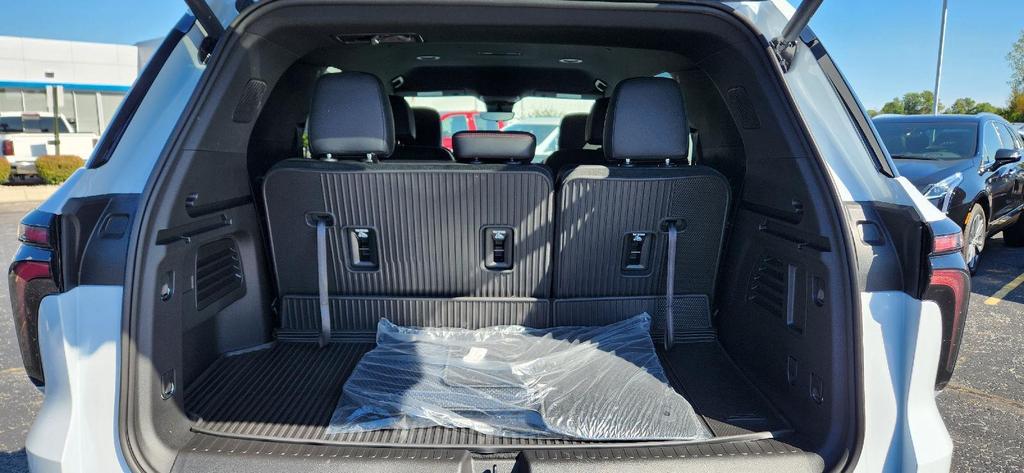 new 2026 Chevrolet Traverse car, priced at $52,728