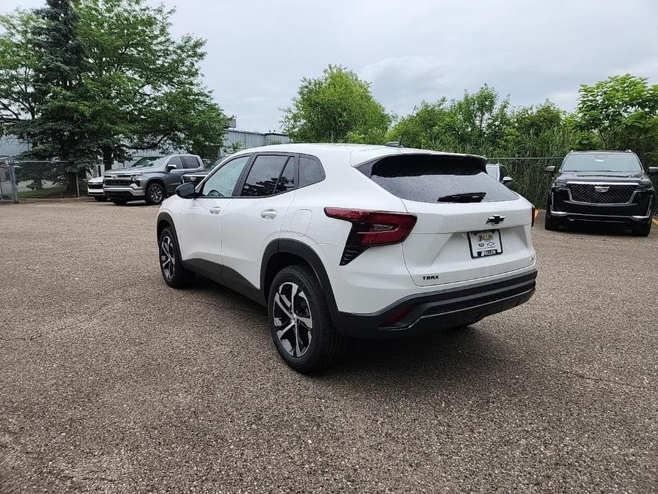 new 2025 Chevrolet Trax car, priced at $24,040