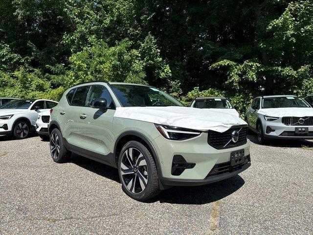 new 2025 Volvo XC40 car, priced at $51,040