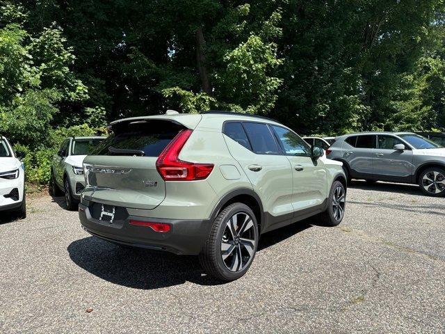 new 2025 Volvo XC40 car, priced at $51,040