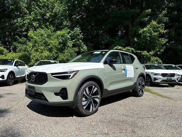 new 2025 Volvo XC40 car, priced at $51,040