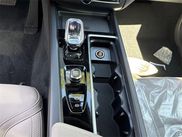 new 2026 Volvo XC60 Plug-In Hybrid car, priced at $69,285