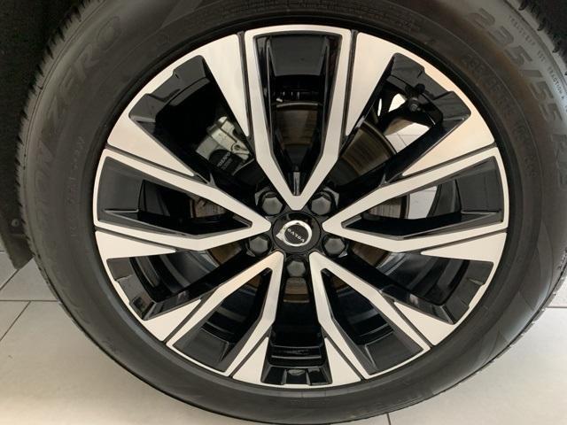 used 2024 Volvo XC60 car, priced at $39,899