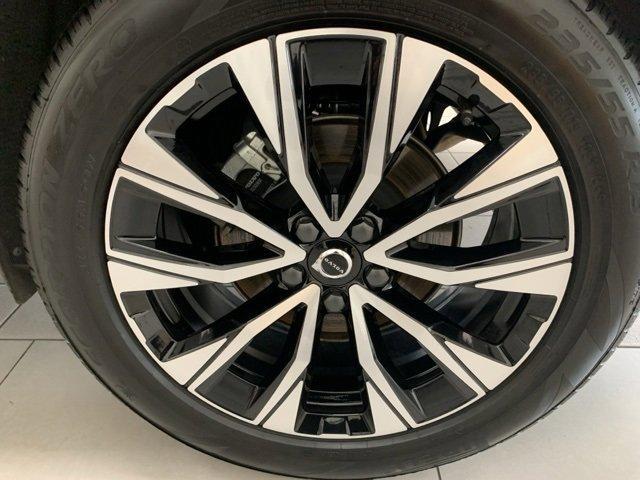 used 2024 Volvo XC60 car, priced at $39,294
