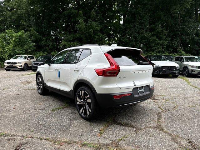 new 2025 Volvo XC40 car, priced at $51,040