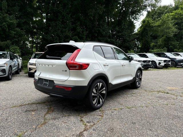 new 2025 Volvo XC40 car, priced at $51,040