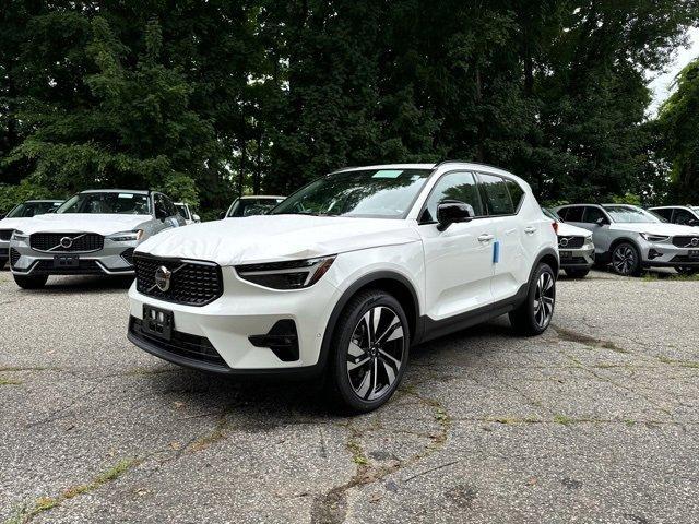 new 2025 Volvo XC40 car, priced at $51,040