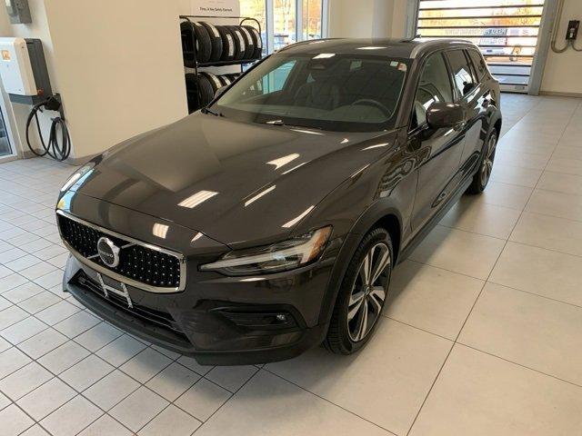 used 2025 Volvo V60 Cross Country car, priced at $44,000